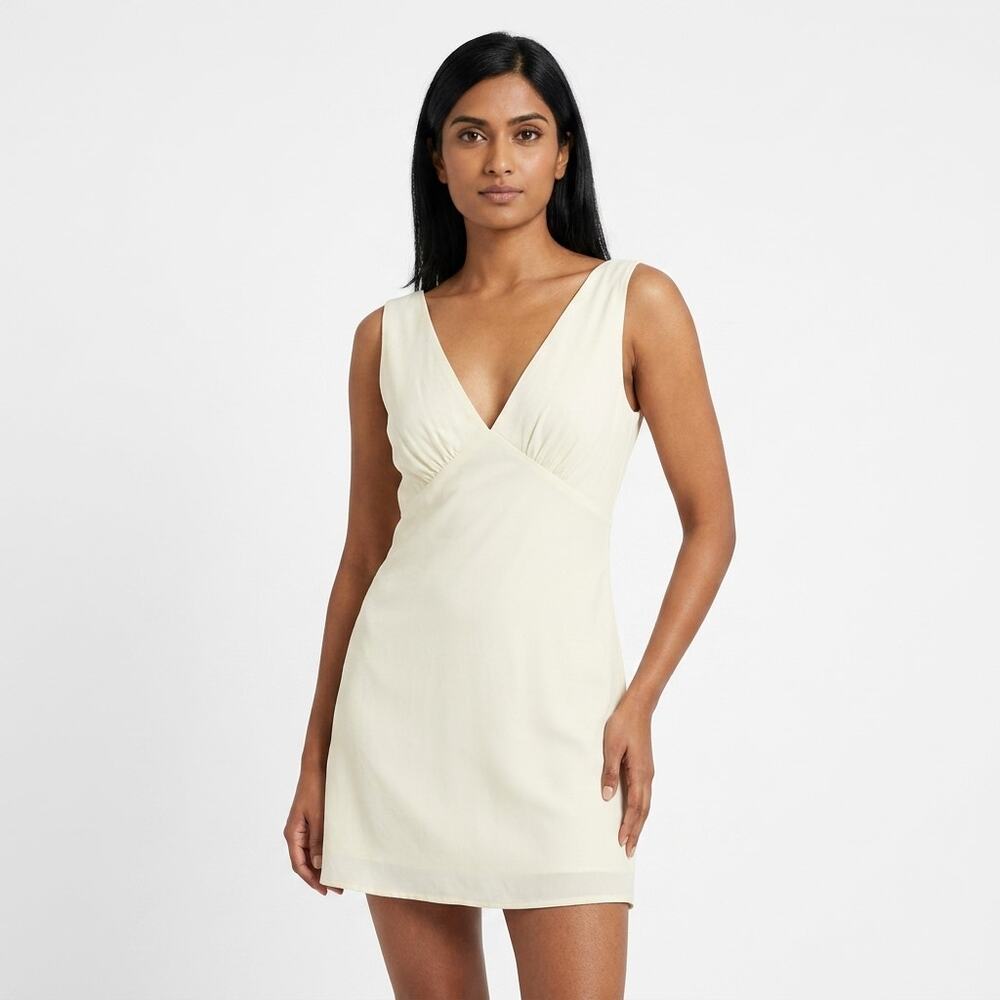 MESHIKI Cream Short Lightweight Dress Women Size M